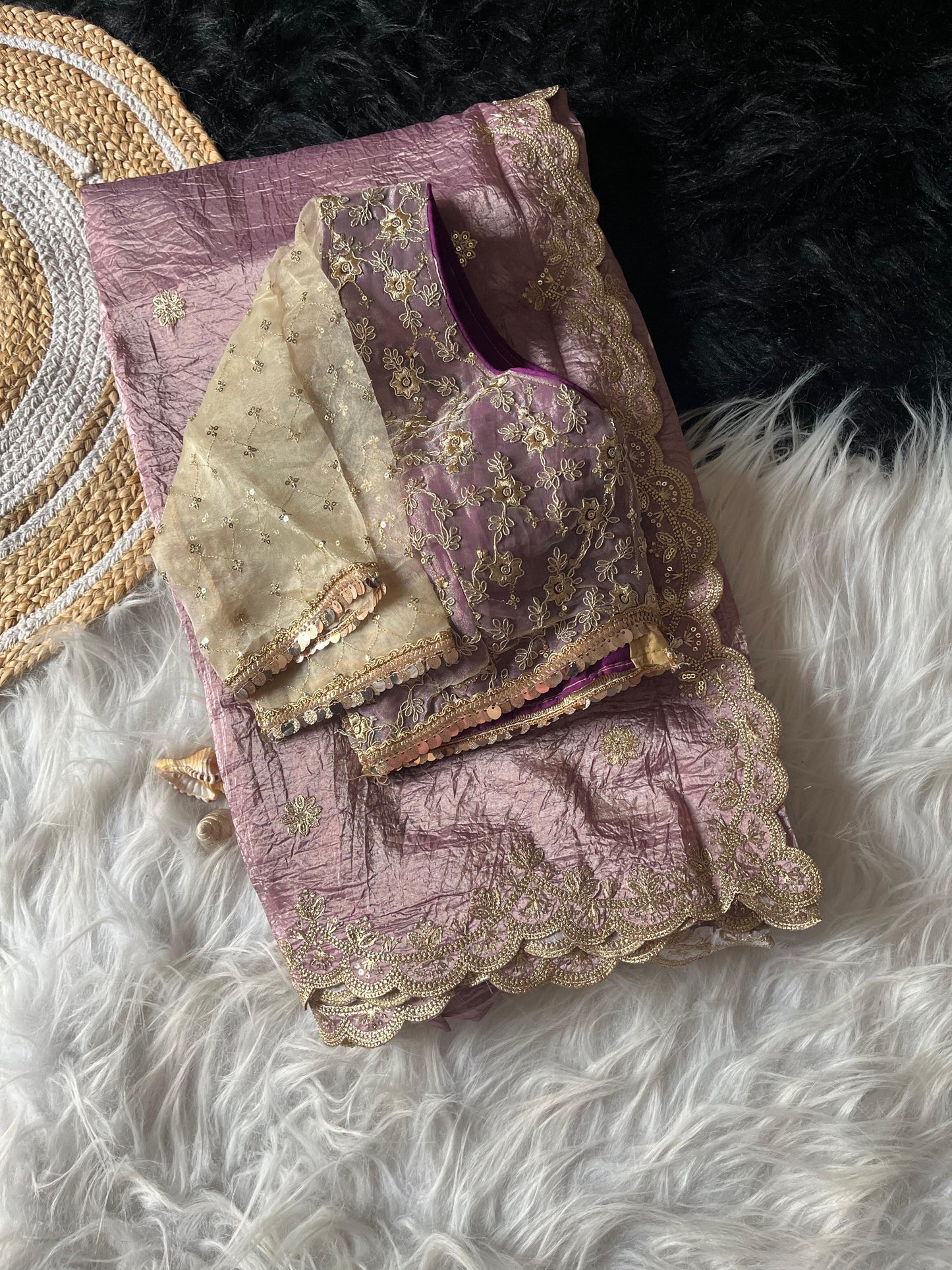 BARSHANA - Chiffon Crush Saree x Readymade Net Blouse & Golden Border