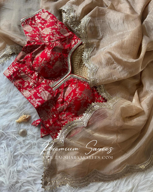 SMITHAA - Premium crush saree X golden border