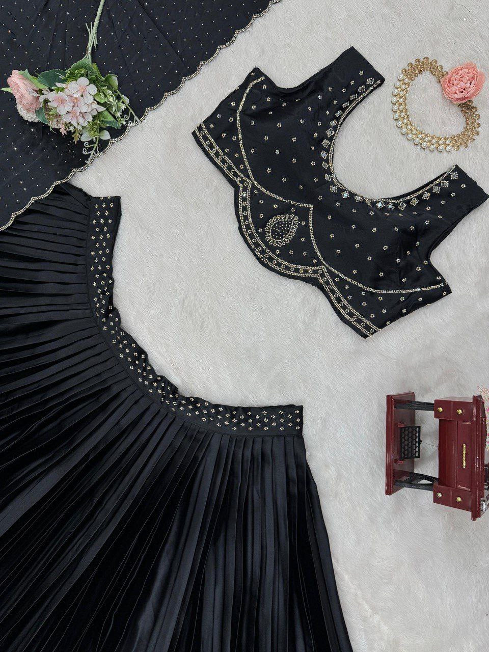 VICTORIA - Black Flowy Lehenga