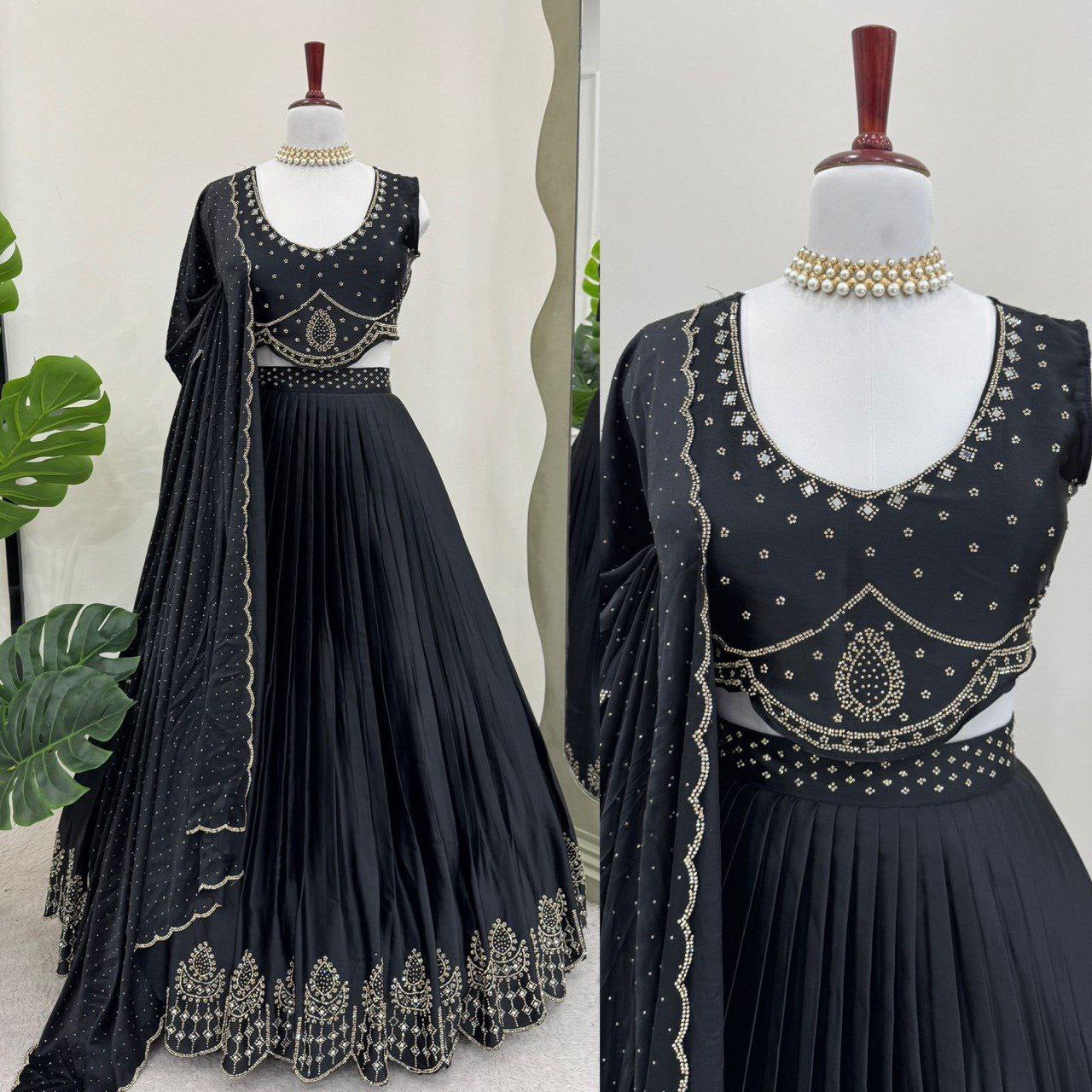VICTORIA - Black Flowy Lehenga