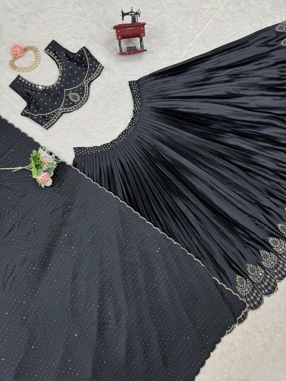 VICTORIA - Black Flowy Lehenga