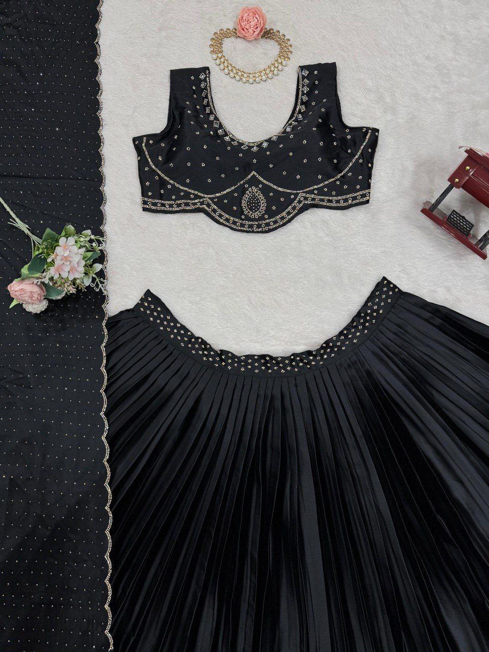 VICTORIA - Black Flowy Lehenga