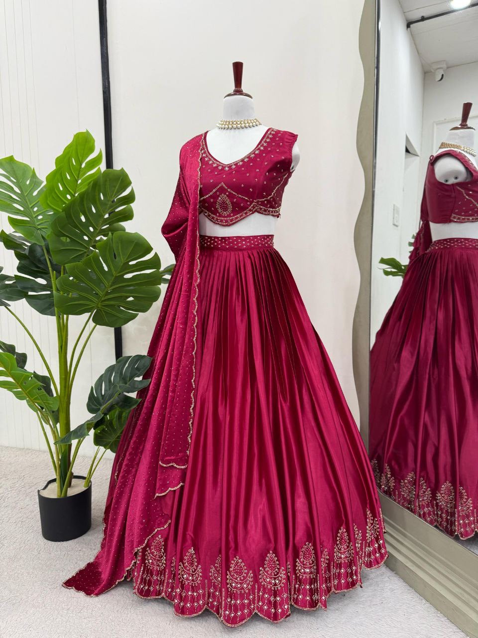 VICTORIA - Black Flowy Lehenga