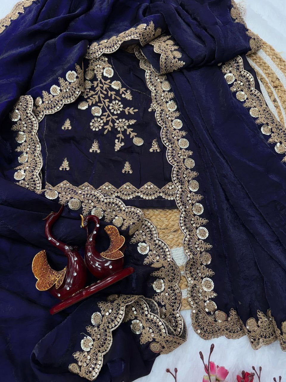 LAATHIKA — Shimmery Dinner Saree x Gold Border