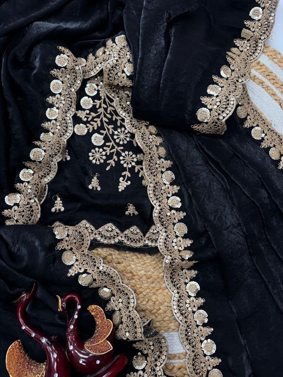LAATHIKA — Shimmery Dinner Saree x Gold Border