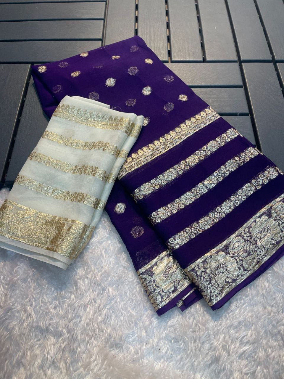 Soft Viscose Georgette Saree x Contrast Blouse