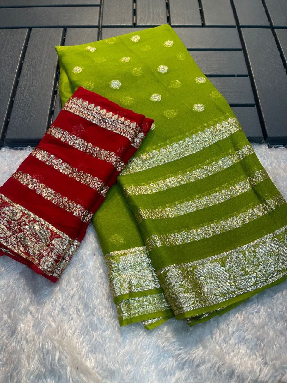 Soft Viscose Georgette Saree x Contrast Blouse