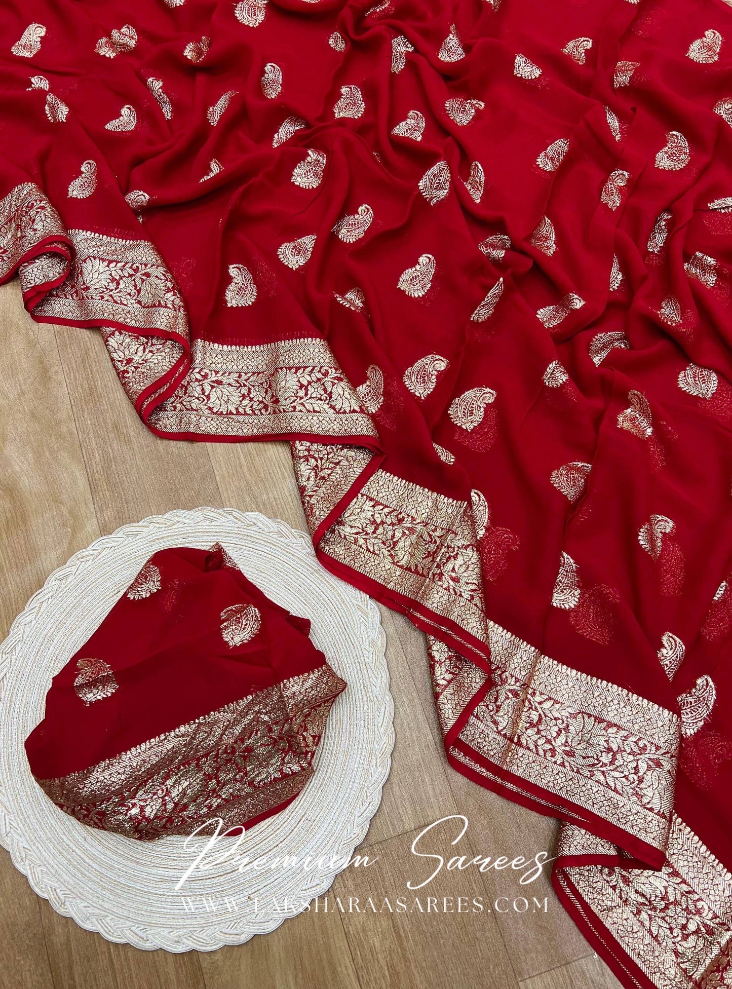 Viscose Georgette Saree x Gold Zari