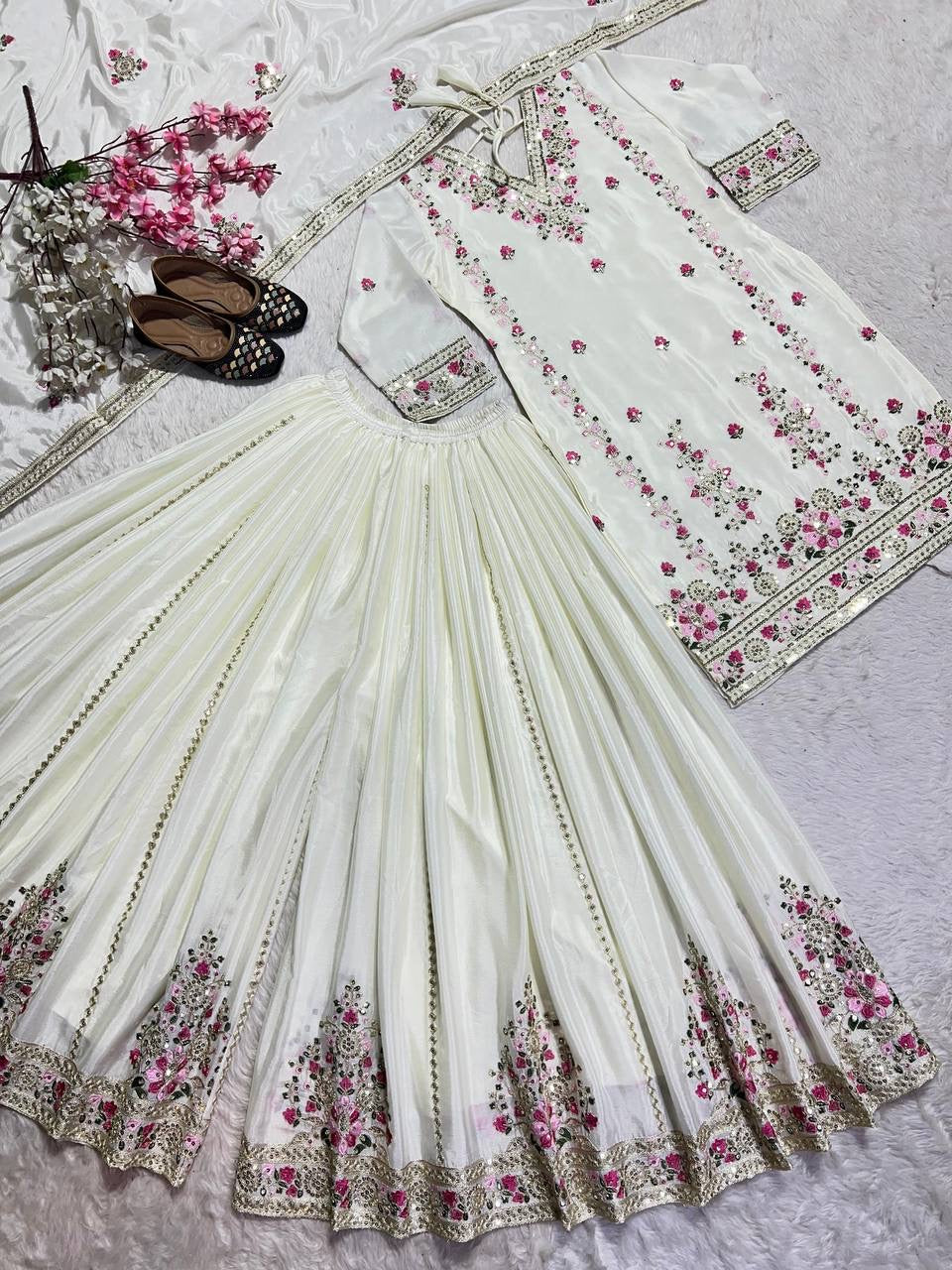 HIMANI - Floral chinon Pallazo suit