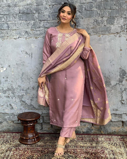 Premium Mauve Kurti Set with Grand Neckline