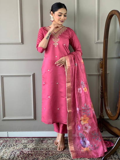 Dusty Pink x Floral Duppata Kurti Set