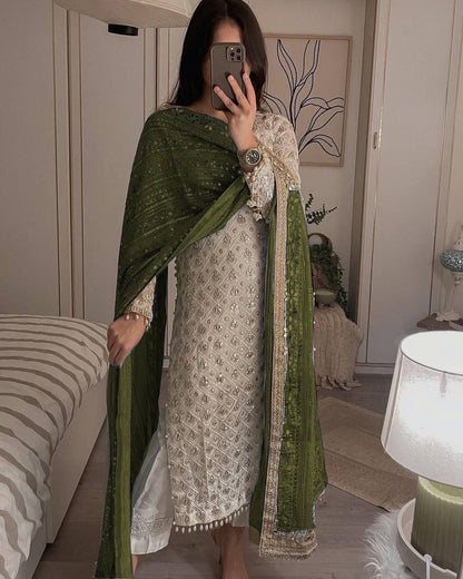 Ameera Pakistani Suit x Contrast Duppata