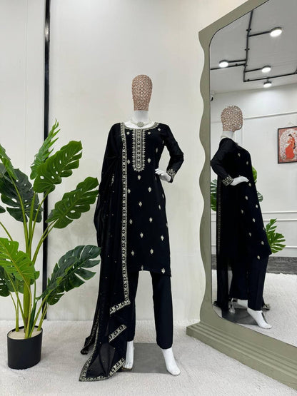 NAHISHA — Black Salwar Suit