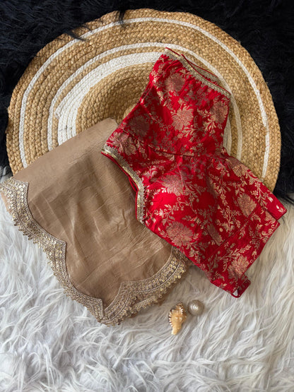 SMITHAA - Premium crush saree X golden border