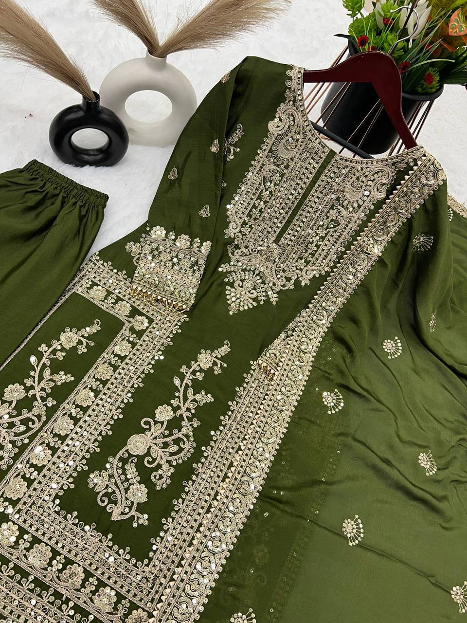 MAHI - Grand Pakistani Salwar Kameez