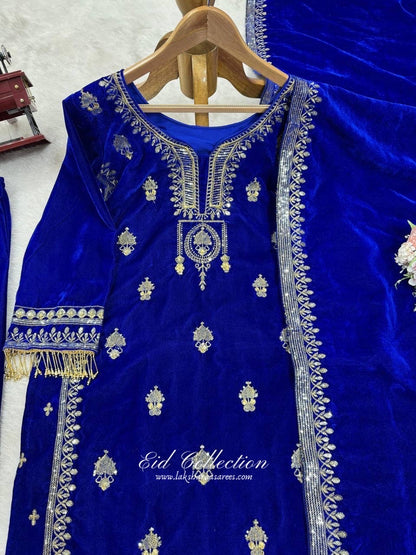 SIRA — Velvet Pakistani Designer Suit