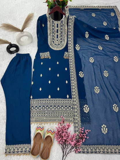 RHEAA - Grand Pakistani Salwar Kameez