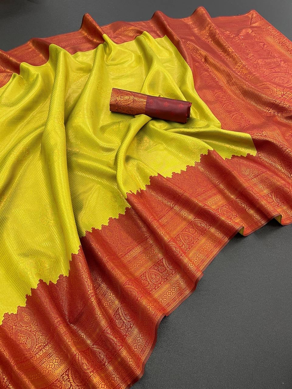 Soft Silk Saree x Contast Border