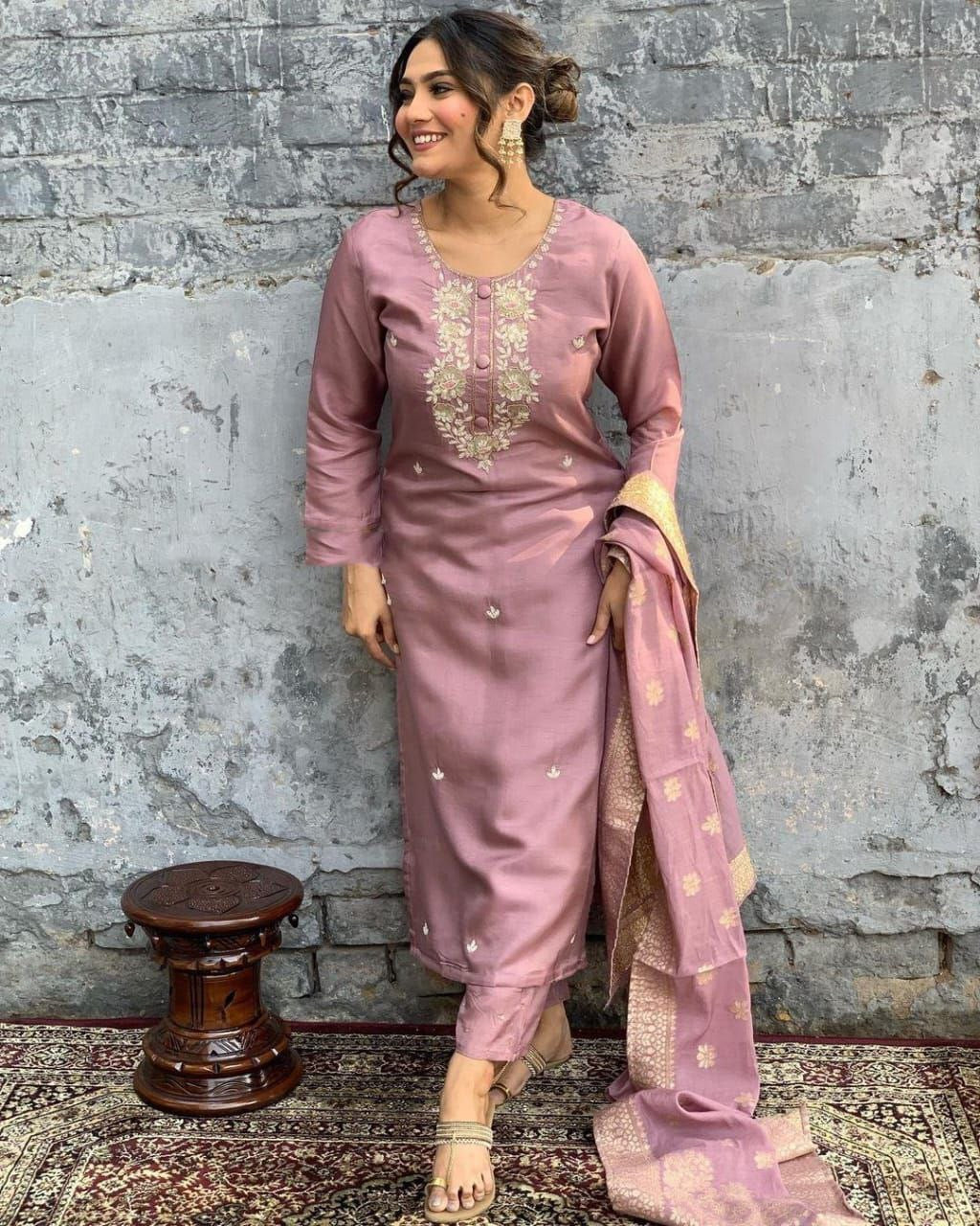 Premium Mauve Kurti Set with Grand Neckline