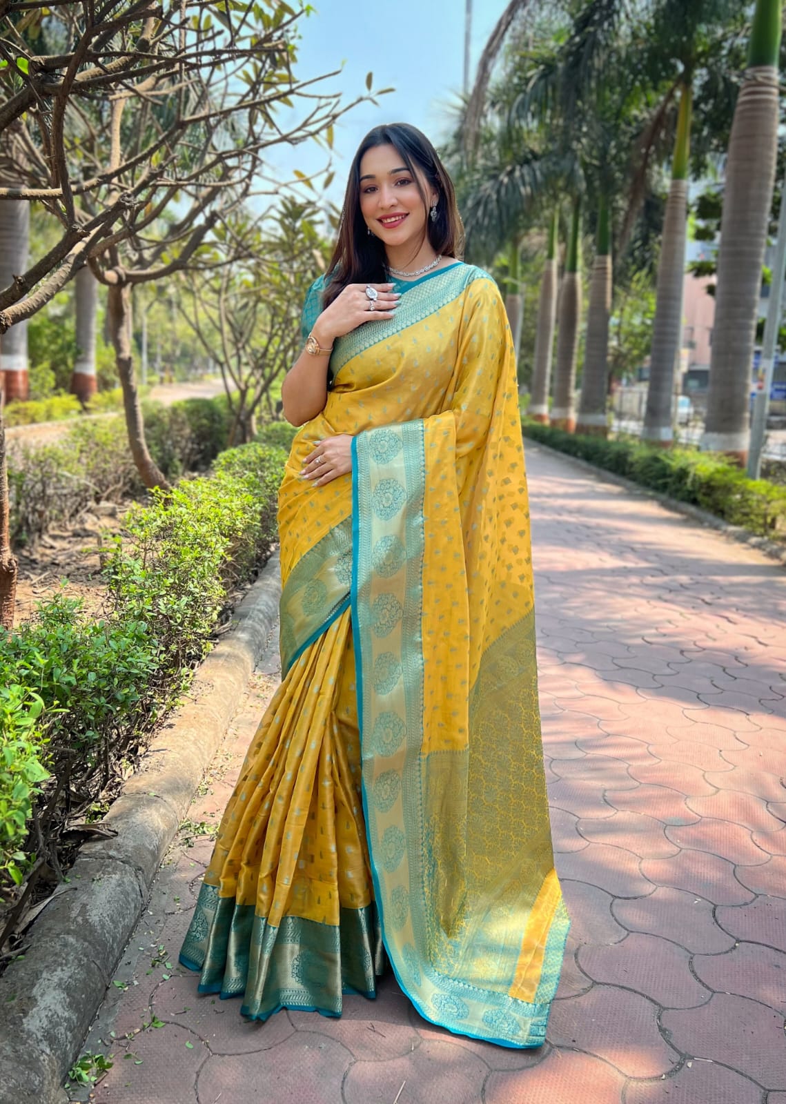 YASHI - Soft Silk Saree with contrast border