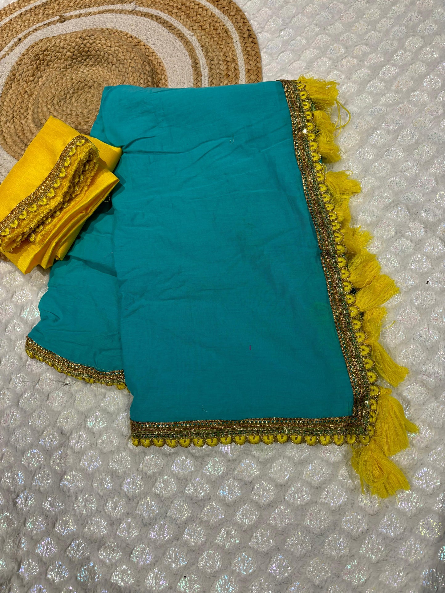 ISAI - Mul Cotton Saree x Contrast Tassel Border