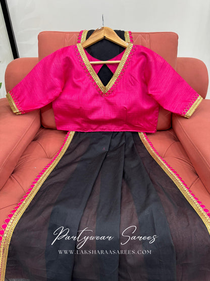 ISAI - Black Mul Cotton Saree x Pink Tassel Border