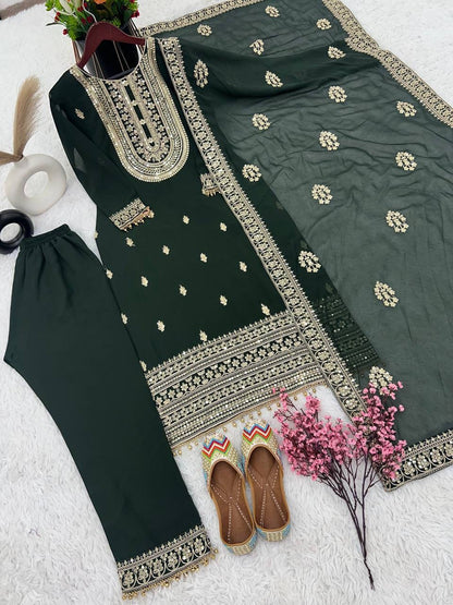 RHEAA - Grand Pakistani Salwar Kameez