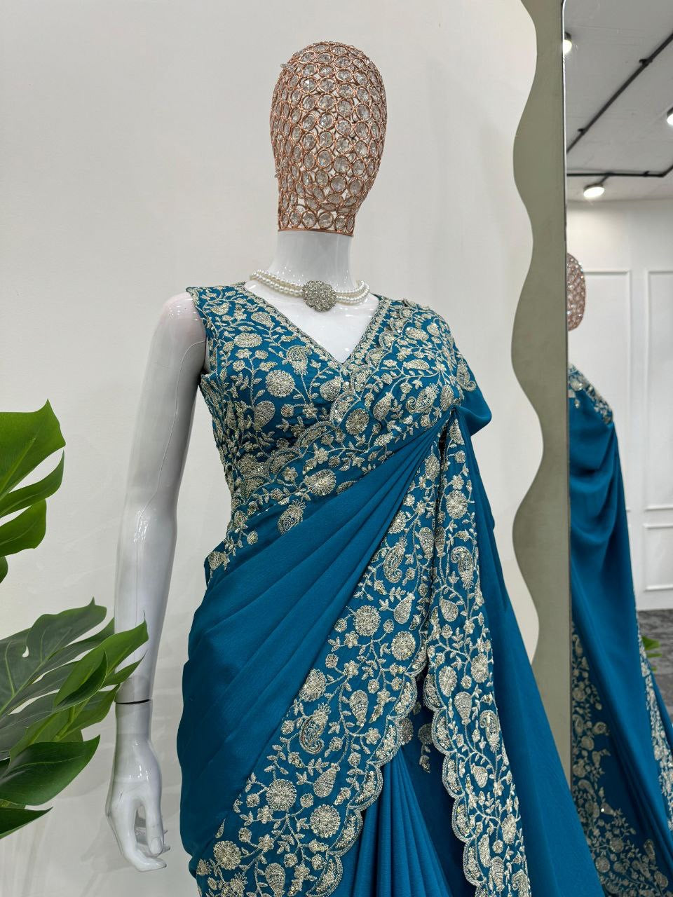 Blue Partywear Georgette Saree x Floral Embroidery