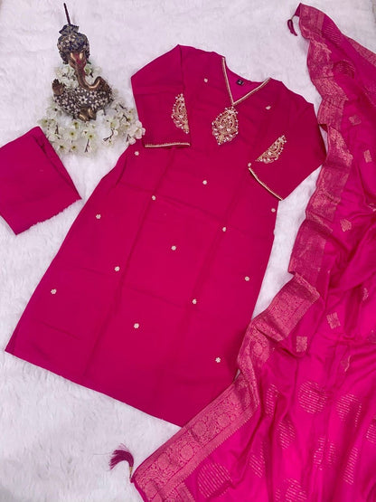 Tanisaa Designer Kurti Set