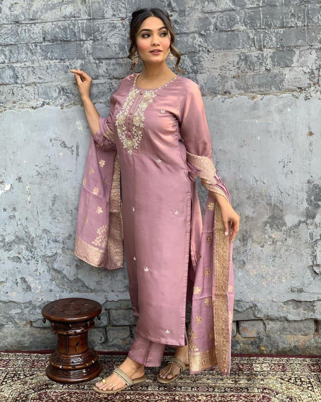 Premium Mauve Kurti Set with Grand Neckline