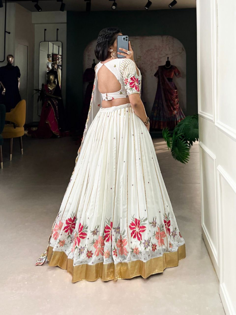 RANISAA - Floral White Georgette Lehenga