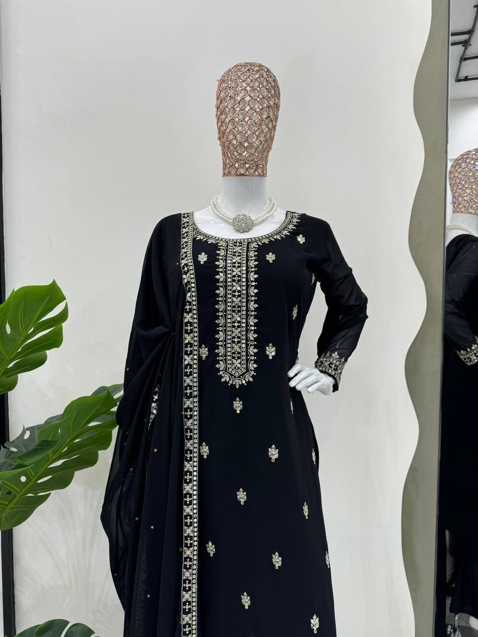 NAHISHA — Black Salwar Suit