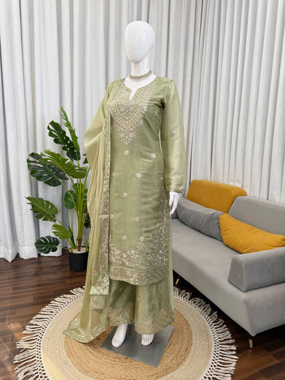 MAHIRA — Green suit - Laksharaa Sarees
