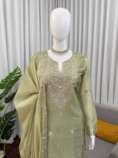MAHIRA — Green suit - Laksharaa Sarees