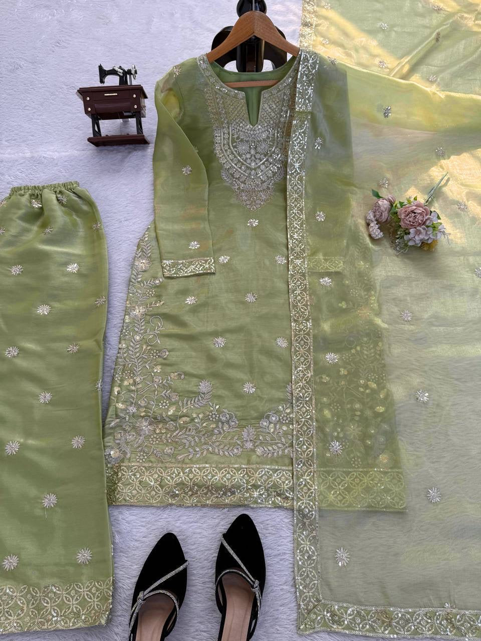 MAHIRA — Green suit - Laksharaa Sarees
