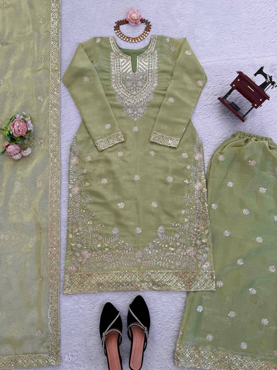 MAHIRA — Green suit - Laksharaa Sarees