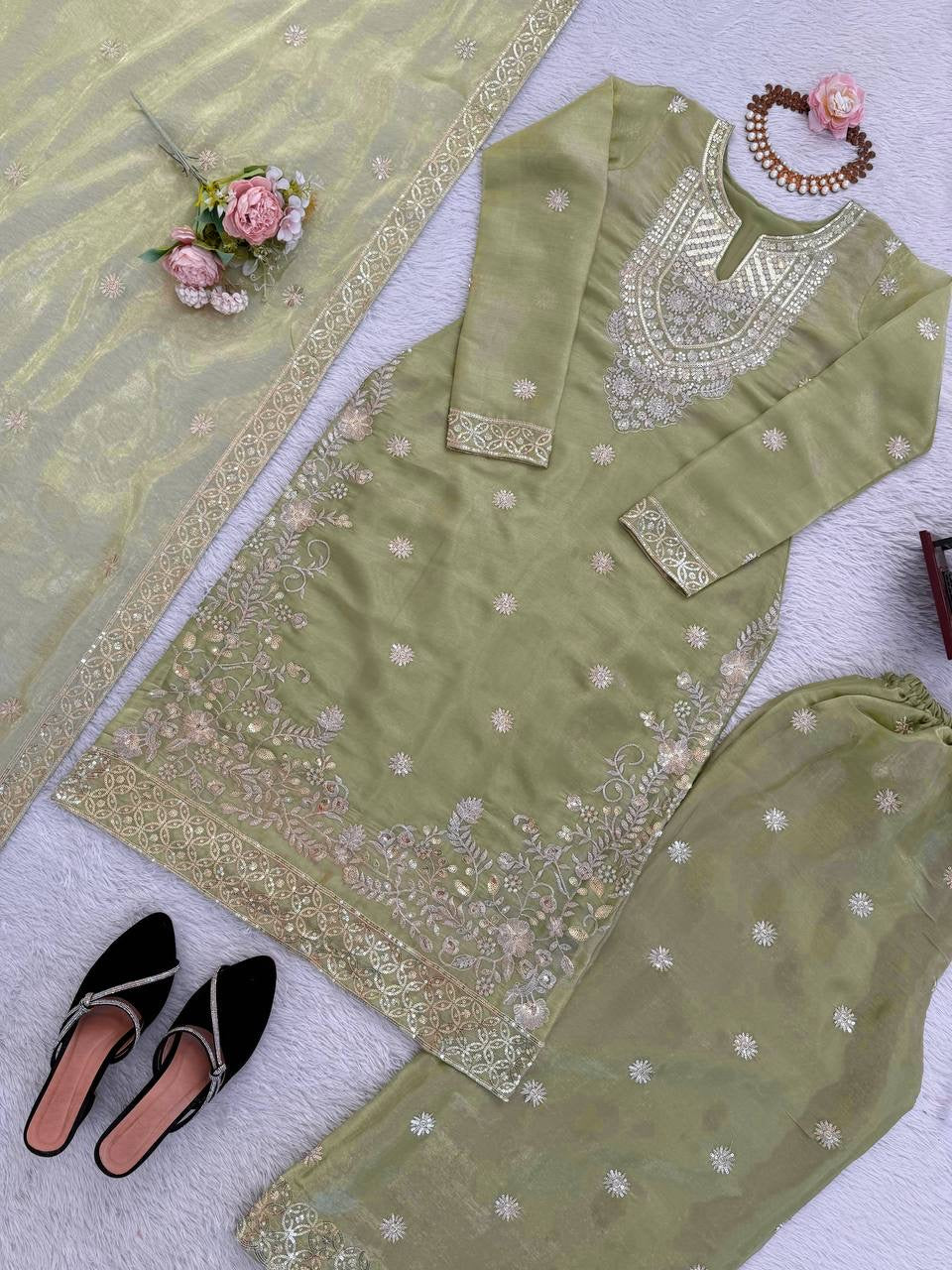 MAHIRA — Green suit - Laksharaa Sarees