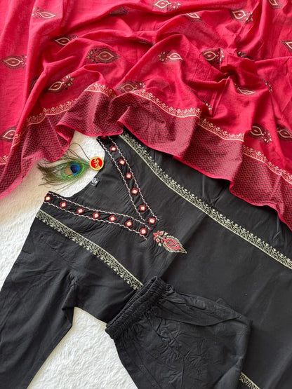 Black Kurtis - Laksharaa Sarees