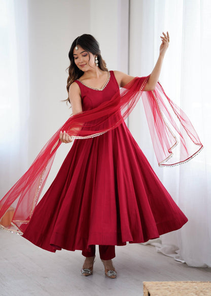 KARINAA - Chanderi Silk Anarkali x Tassel Back Suit