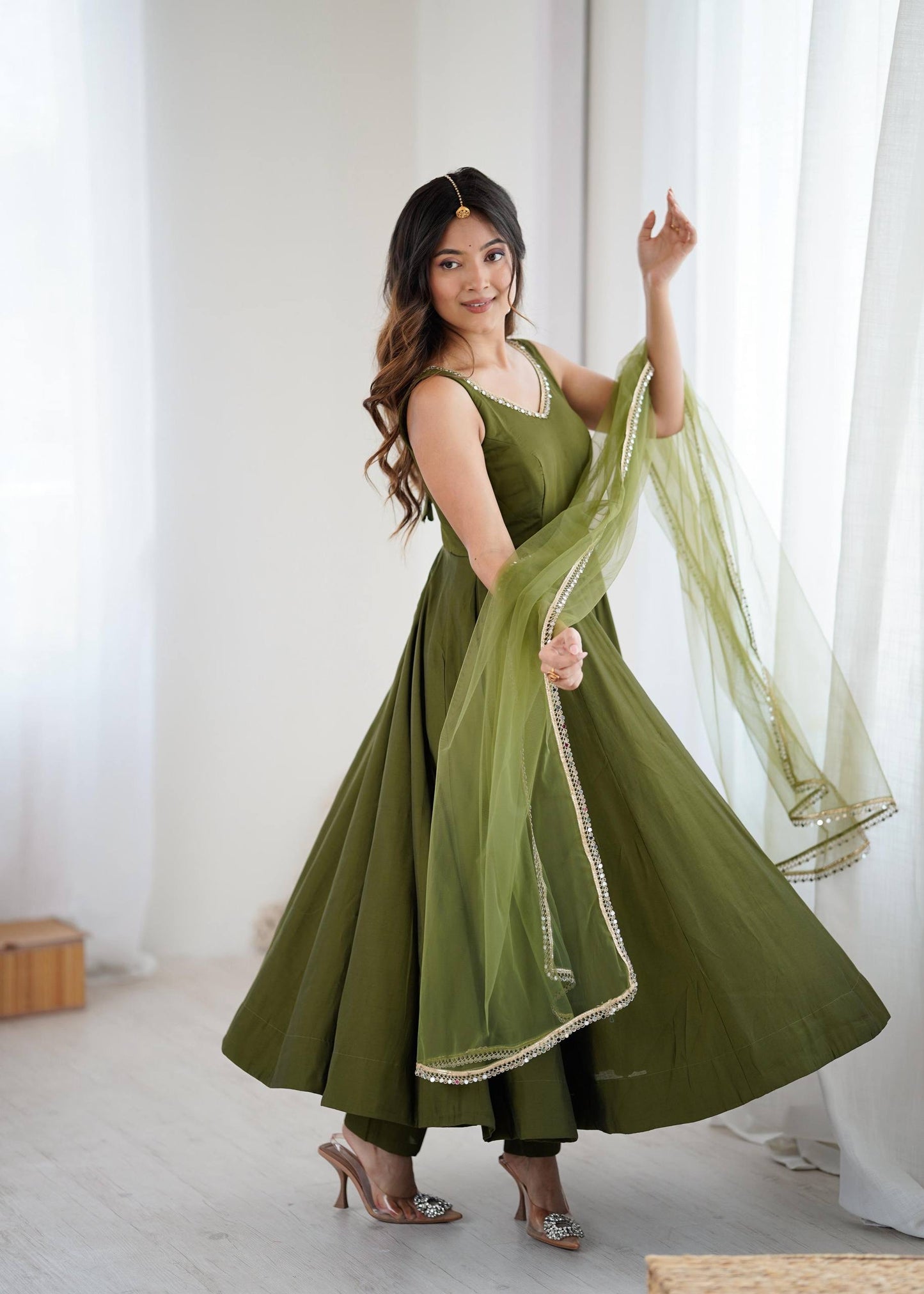 KARINAA - Chanderi Silk Anarkali x Tassel Back Suit
