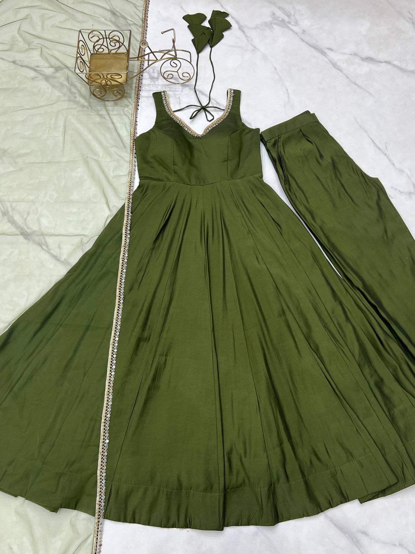 KARINAA - Chanderi Silk Anarkali x Tassel Back Suit