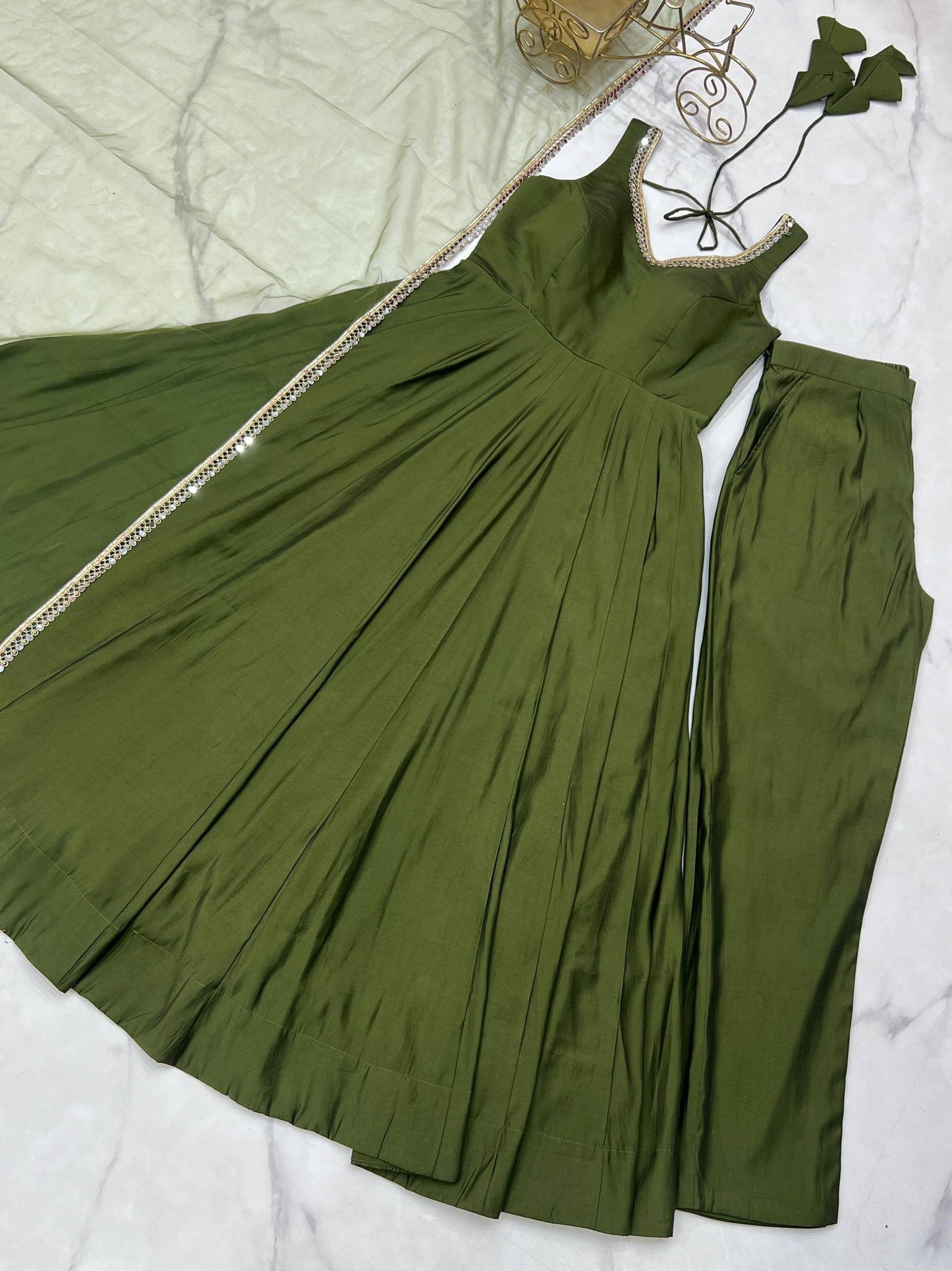 KARINAA - Chanderi Silk Anarkali x Tassel Back Suit