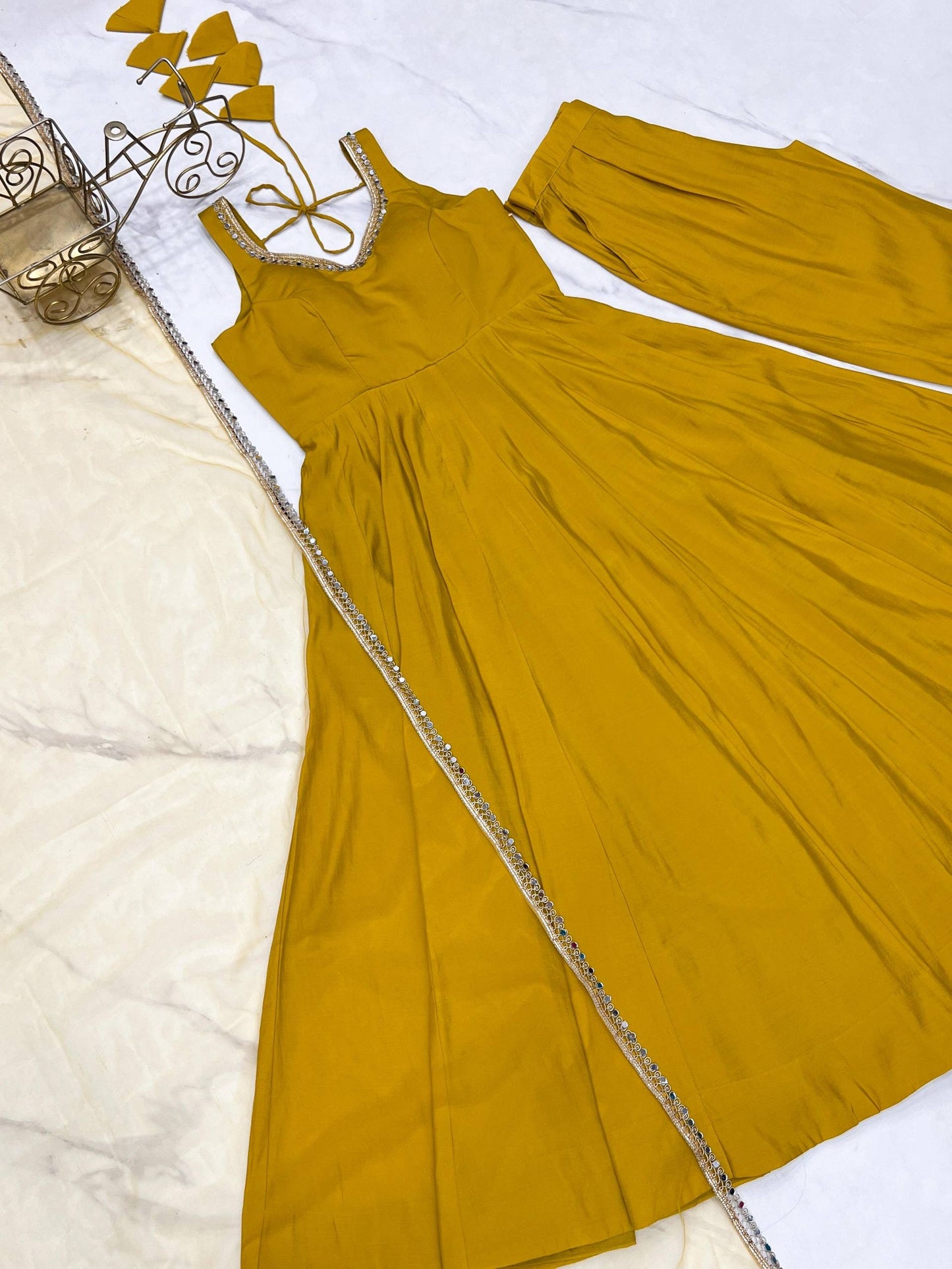 KARINAA - Chanderi Silk Anarkali x Tassel Back Suit