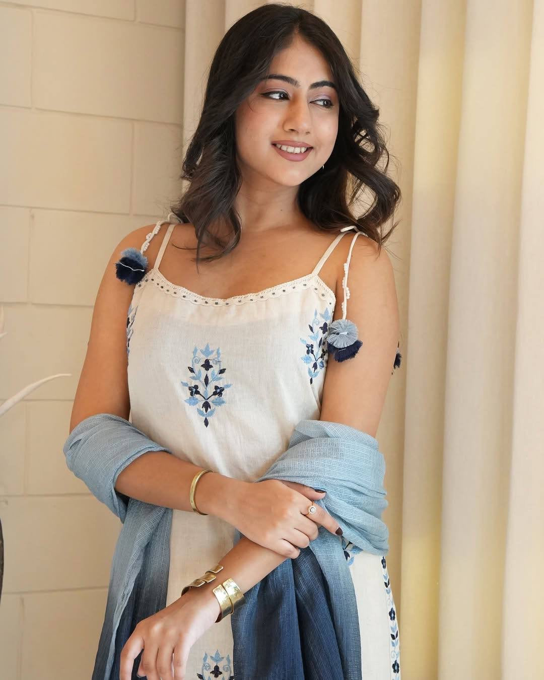 Cute Floral Sleeveless Kurti Set