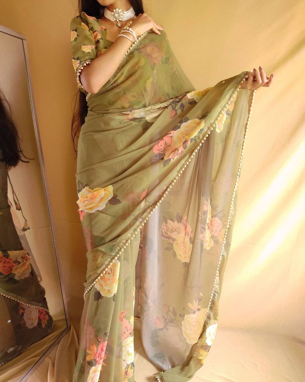 Georgette Floral Saree x Pearl Border