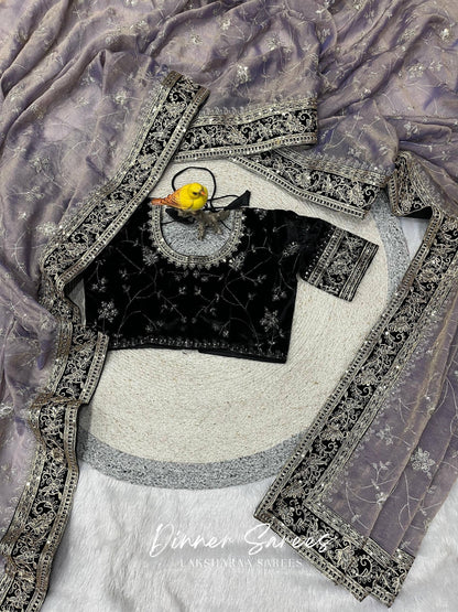 TUSHA — Georgette Saree with Floral Embroidery Work x Grand Border