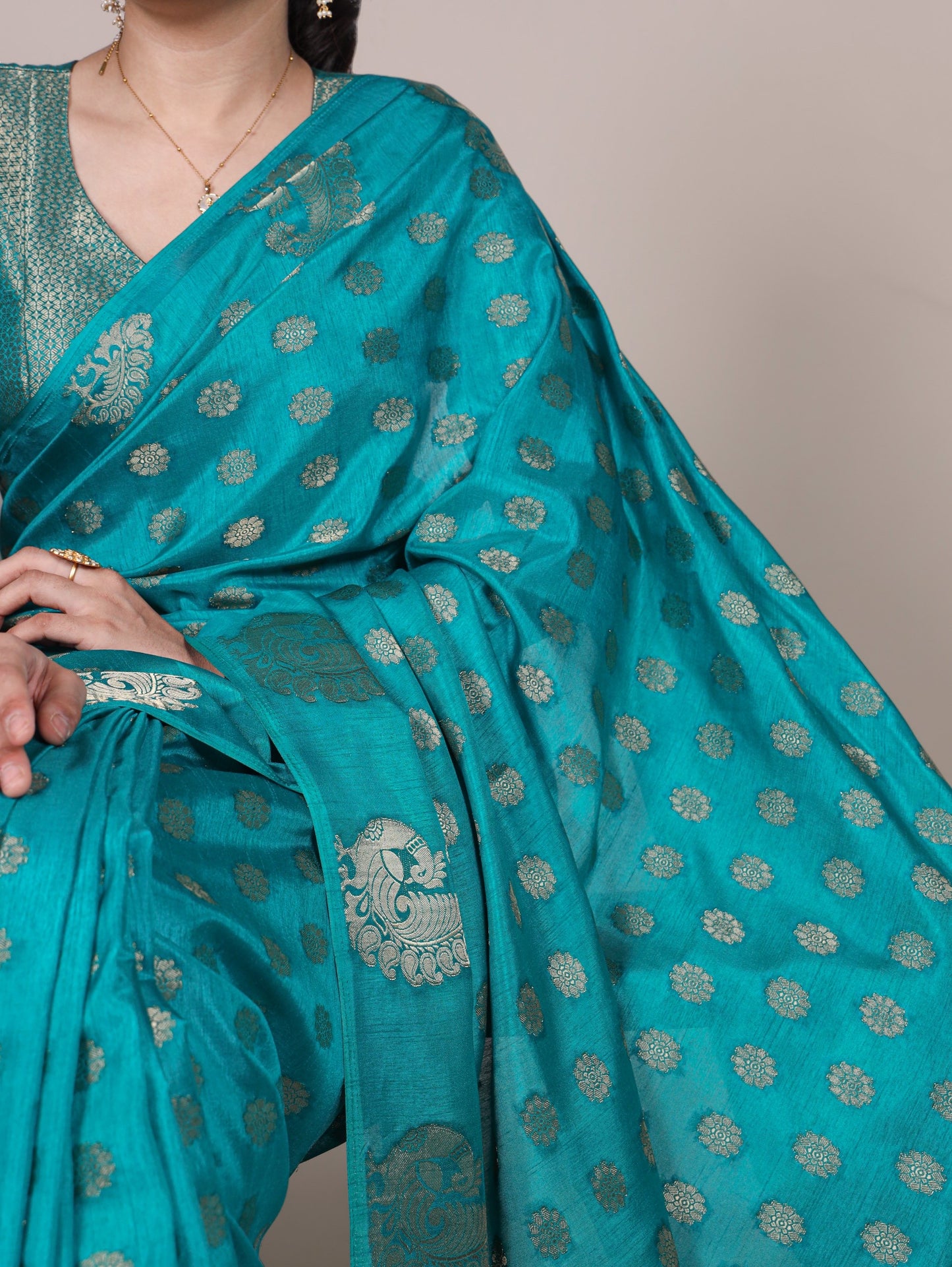 INIYAVAL - Roop Silk Saree