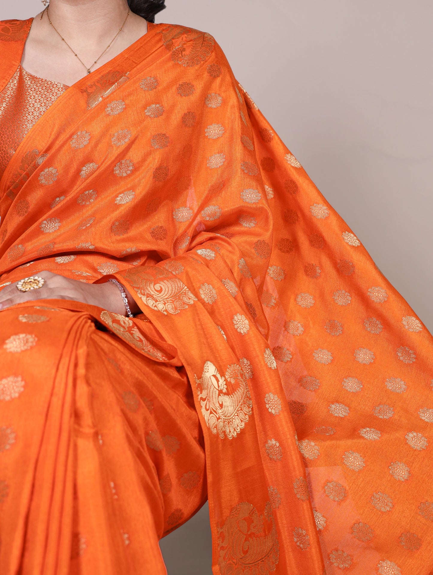 INIYAVAL - Roop Silk Saree