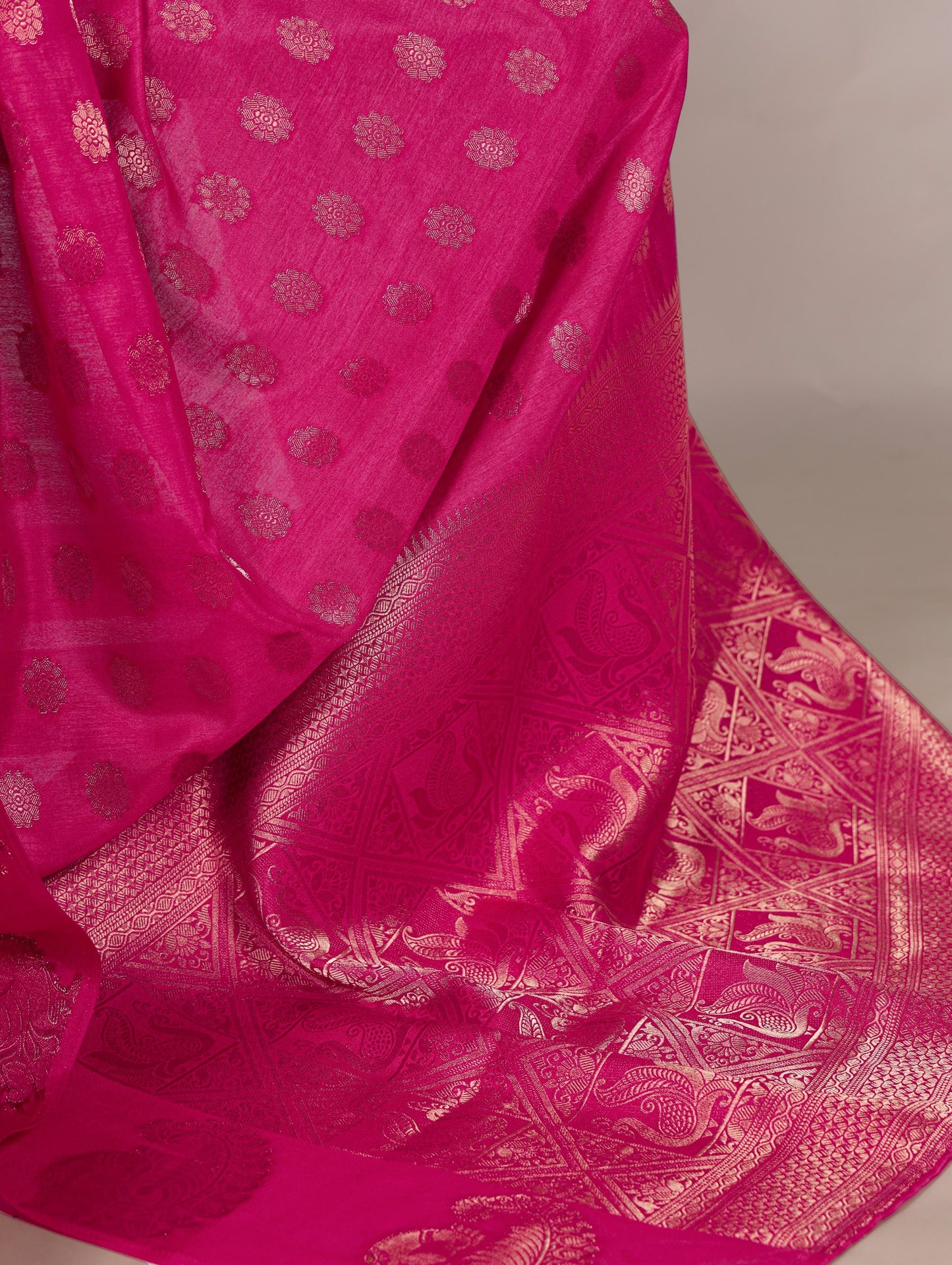 INIYAVAL - Roop Silk Saree
