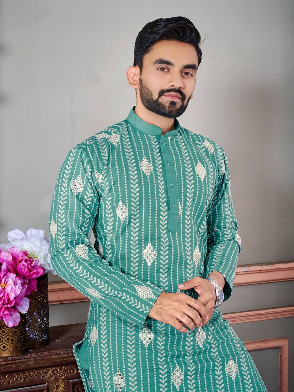 Exquisite thread work Men Kurta